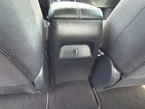 Used 2025 Nissan Sentra SV FWD image 25