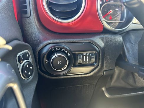 Used 2021 Jeep Wrangler Unlimited Rubicon w/ Dual Top Group image 15