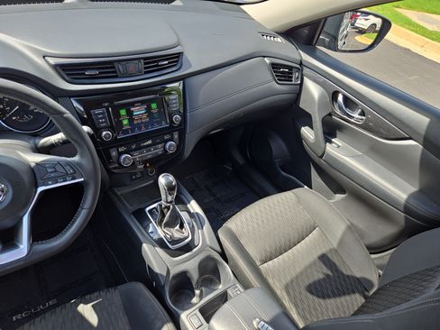 Used 2018 Nissan Rogue SV w/ Premium Package FWD image 21