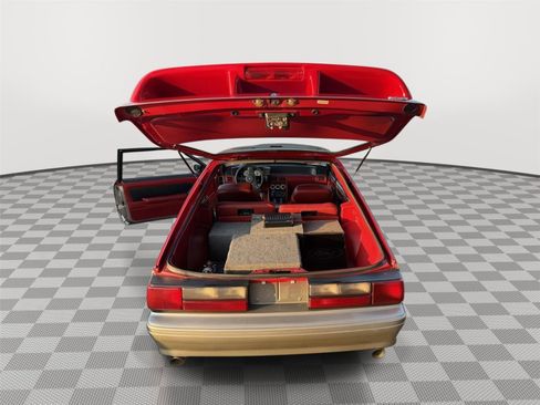 Used 1988 Ford Mustang GT image 18