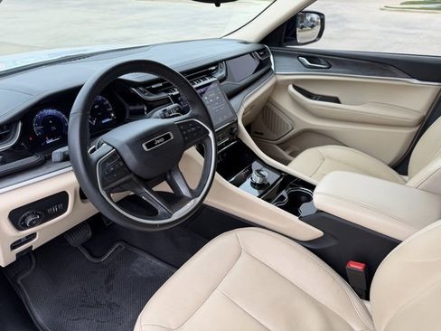 Used 2022 Jeep Grand Cherokee L Limited image 12