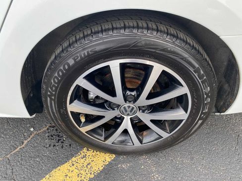 Used 2017 Volkswagen Jetta SE FWD image 33