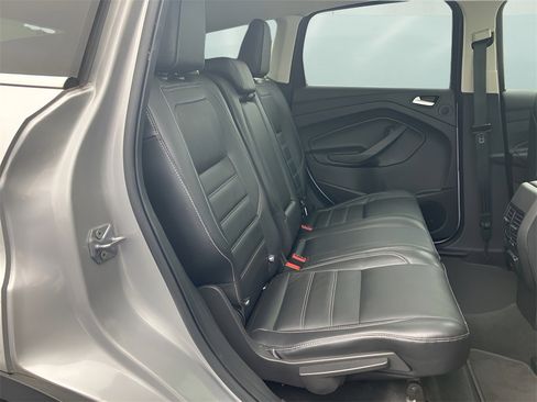 Used 2018 Ford Escape Titanium w/ Ford Safe & Smart Package image 34