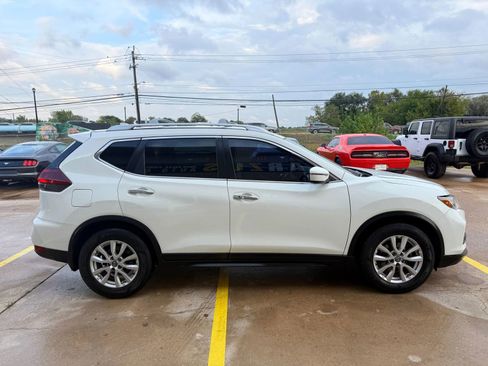 Used 2019 Nissan Rogue SV image 5