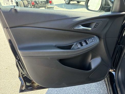 Used 2025 Buick Encore GX Preferred FWD image 21