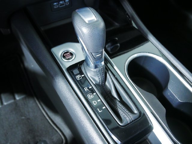 Used 2024 Nissan Altima 2.5 SV FWD image 31