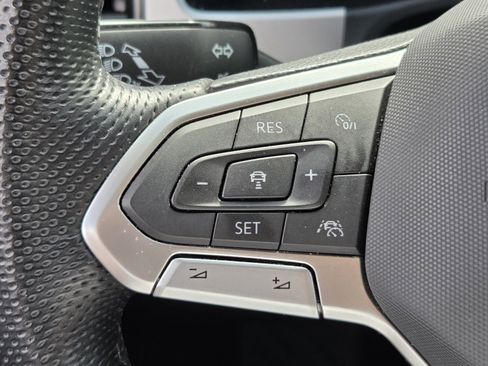 Used 2022 Volkswagen Atlas SEL R-Line image 25