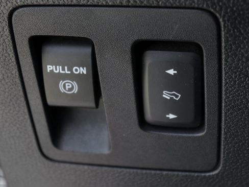 Used 2018 Ford F150 XLT w/ Equipment Group 302A Luxury image 18