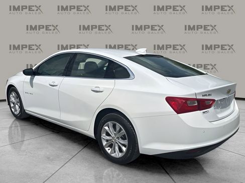 Used 2025 Chevrolet Malibu LT FWD image 3