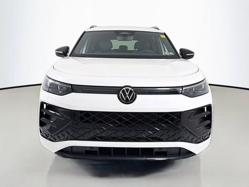 Used 2026 Volkswagen Tiguan SE R-Line AWD/4WD image 2