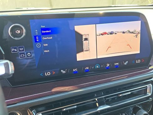 Used 2024 Chevrolet Traverse Z71 w/ Enhanced Driving Package AWD/4WD image 23