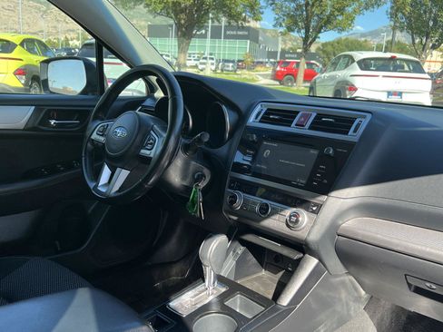 Used 2015 Subaru Outback 2.5i Premium AWD/4WD image 3