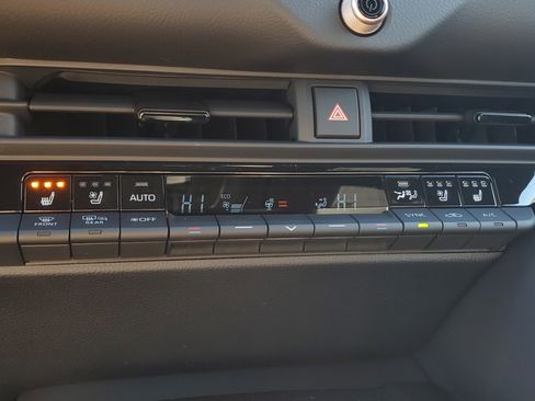 New 2026 Toyota Crown Platinum image 25