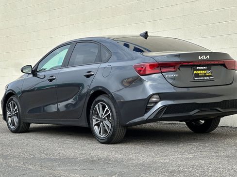 Used 2023 Kia Forte LXS w/ LXS Technology Package image 6