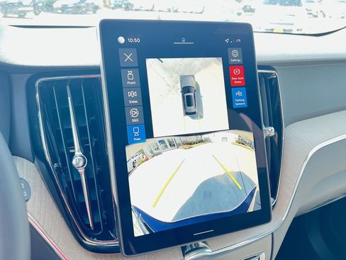 New 2026 Volvo XC60 B5 Plus w/ Climate Package image 19