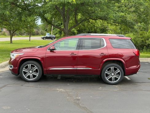Used 2017 GMC Acadia Denali w/ Technology Package AWD/4WD image 2