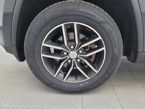Used 2018 Jeep Grand Cherokee Trailhawk AWD/4WD image 31