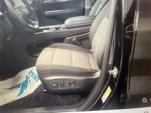 Used 2025 GMC Acadia Elevation FWD image 12