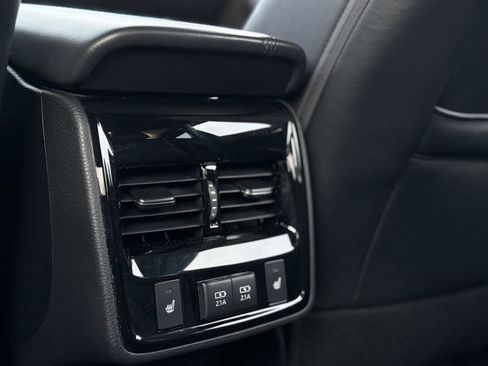 Used 2019 Toyota Avalon Touring image 19