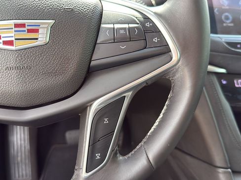 Used 2017 Cadillac XT5 Luxury w/ Driver Awareness Package FWD image 14