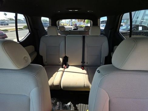 Used 2023 Chevrolet Traverse LS image 21