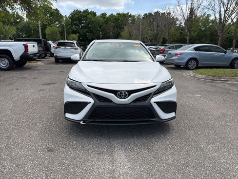 Used 2021 Toyota Camry SE image 8