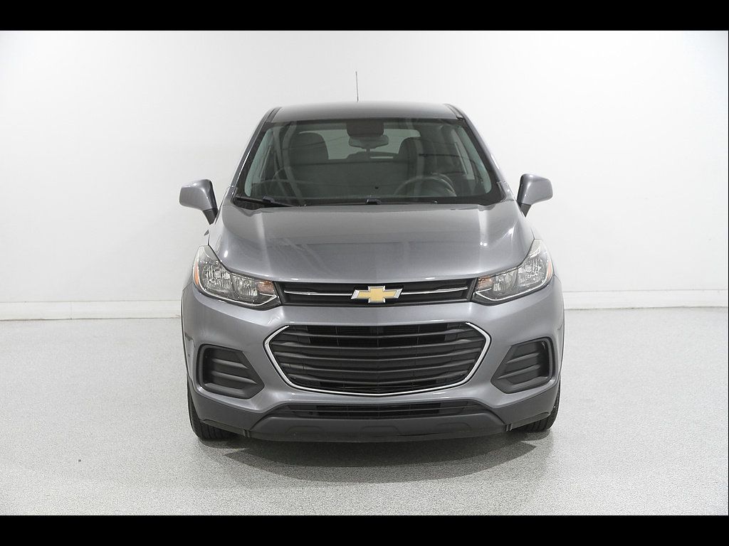 Used 2020 Chevrolet Trax LS w/ Tint and Cruise Package FWD image 2