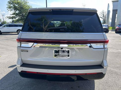 Used 2024 Lincoln Navigator Reserve AWD/4WD image 6