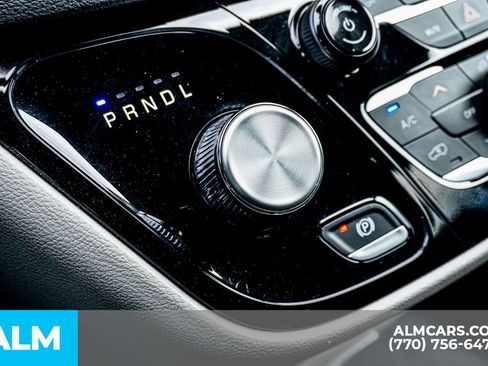 Used 2024 Chrysler Pacifica Touring-L image 46