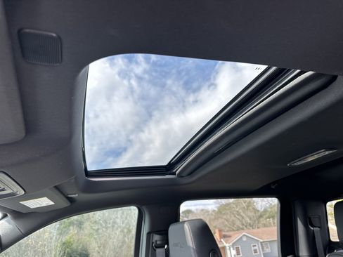 Certified 2024 GMC Sierra 1500 AT4 w/ Technology Package image 34