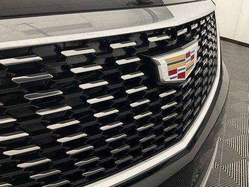 Used 2024 Cadillac XT5 Premium Luxury w/ Technology Package FWD image 8