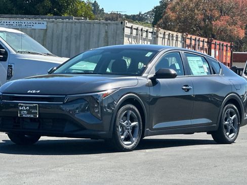 New 2026 Kia K4 FWD image 8