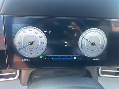 Used 2023 Hyundai Elantra Limited FWD image 14