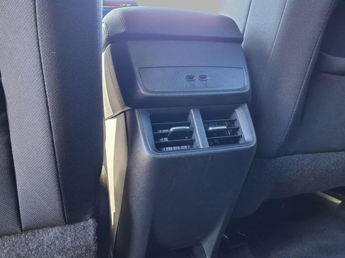 Used 2025 Chevrolet Equinox LT image 24