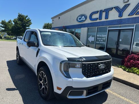 Used 2025 Ford Maverick Lariat AWD/4WD image 2