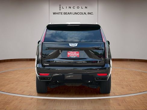 Used 2022 Cadillac Escalade Sport AWD/4WD image 6