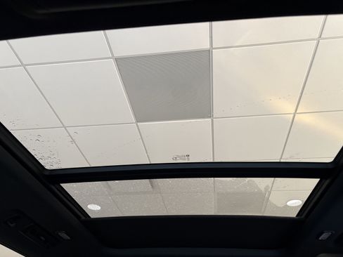 Used 2021 Chevrolet Suburban RST w/ Luxury Package image 21