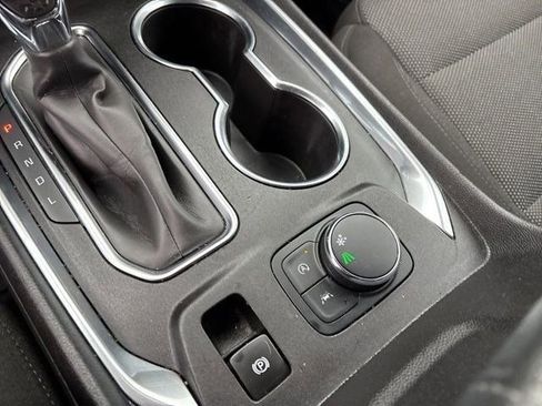 Used 2023 Chevrolet Traverse LT image 27