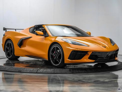 Used 2023 Chevrolet Corvette Stingray Coupe w/ 1LT RWD image 32