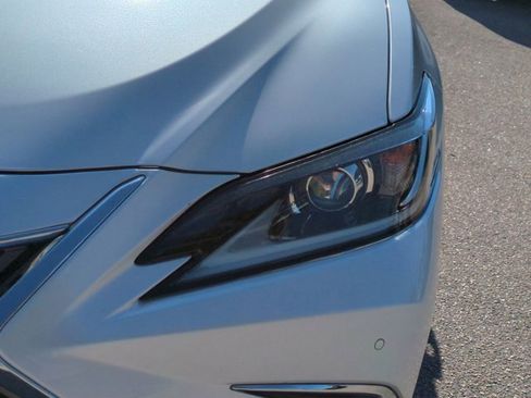 Used 2020 Lexus ES 350 w/ Premium Package image 10