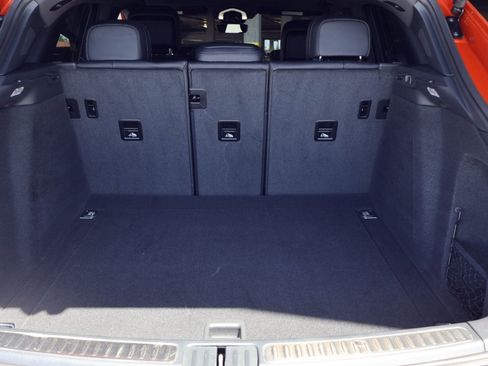 Certified 2025 Porsche Macan image 22