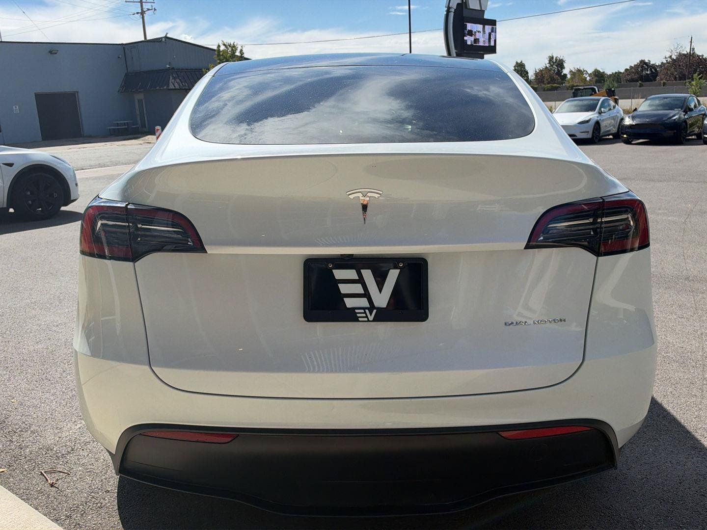 Used 2024 Tesla Model Y Long Range AWD/4WD image 7