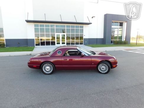 Used 2004 Ford Thunderbird image 16