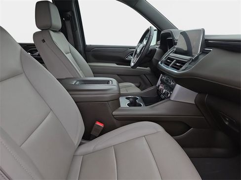 Used 2023 GMC Yukon XL SLT w/ SLT Premium Package image 12