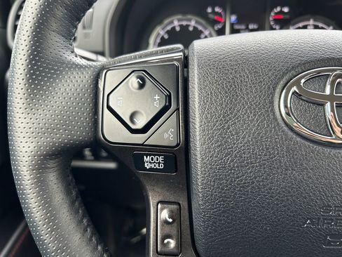 Used 2024 Toyota 4Runner TRD Off-Road Premium image 18