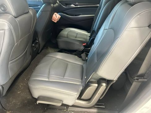 Used 2019 Buick Enclave Essence AWD/4WD image 4