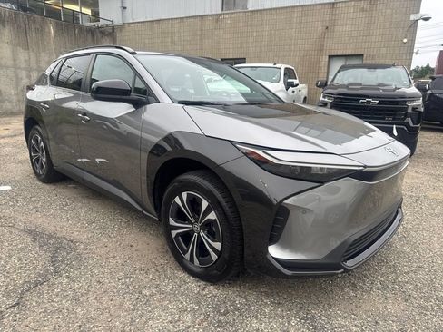 Used 2025 Toyota bZ4X AWD w/ Weather Package image 9