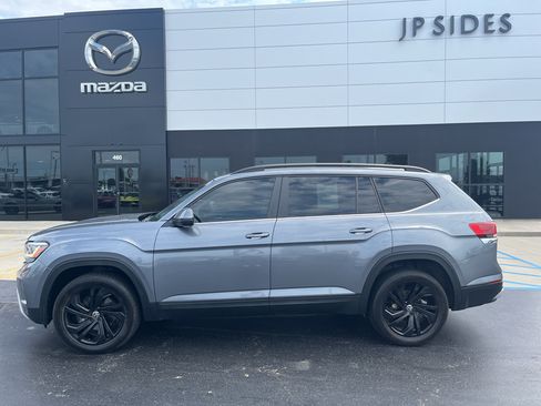 Used 2023 Volkswagen Atlas SE AWD/4WD image 2