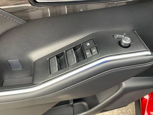 New 2026 Toyota Highlander Platinum AWD/4WD image 12