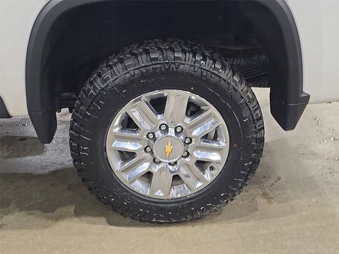 Used 2024 Chevrolet Silverado 2500 High Country w/ High Country Premium Package image 34